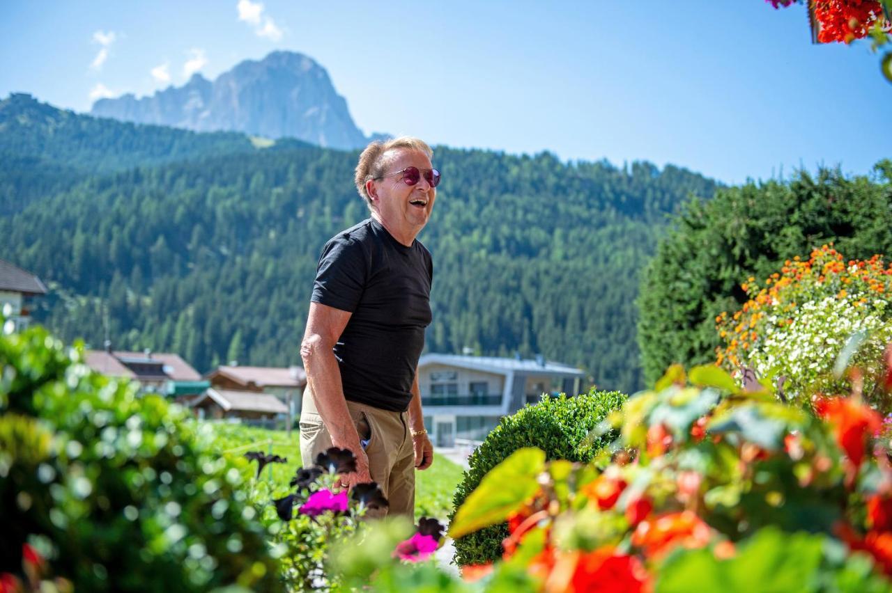 Garni Bondi Acomodação com café da manhã Selva di Val Gardena Exterior foto