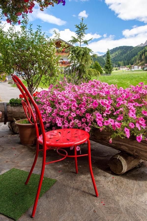 Garni Bondi Acomodação com café da manhã Selva di Val Gardena Exterior foto