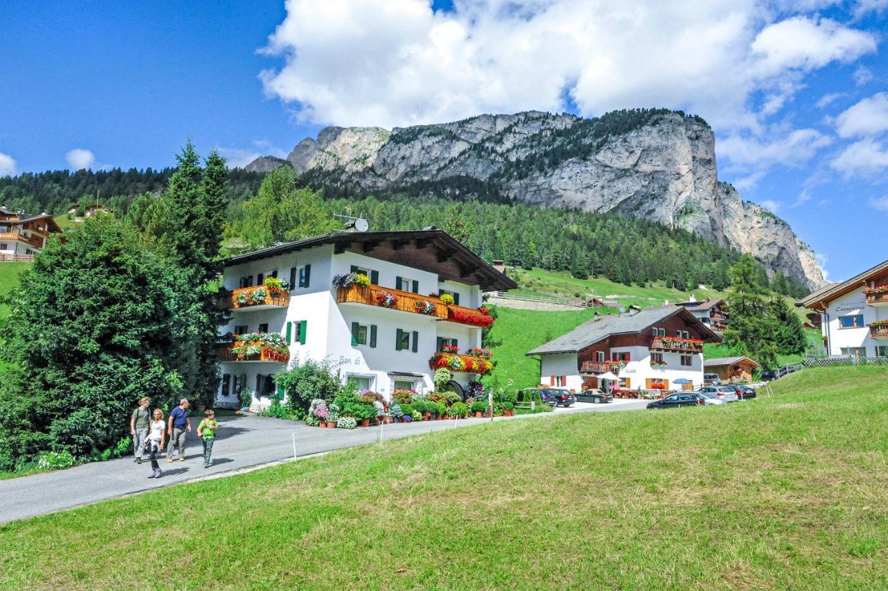 Garni Bondi Acomodação com café da manhã Selva di Val Gardena Exterior foto